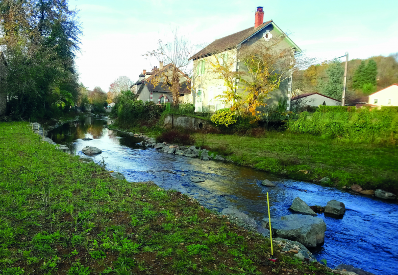 Effacement du seuil d'une ancienne usine hydroélectrique à Saint-Pardoux-la-Rivière (24).   © PNR PL