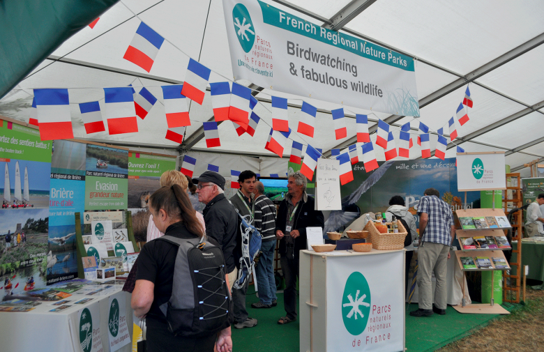 Le stand des Parcs naturels régionaux de France au Birdfair.