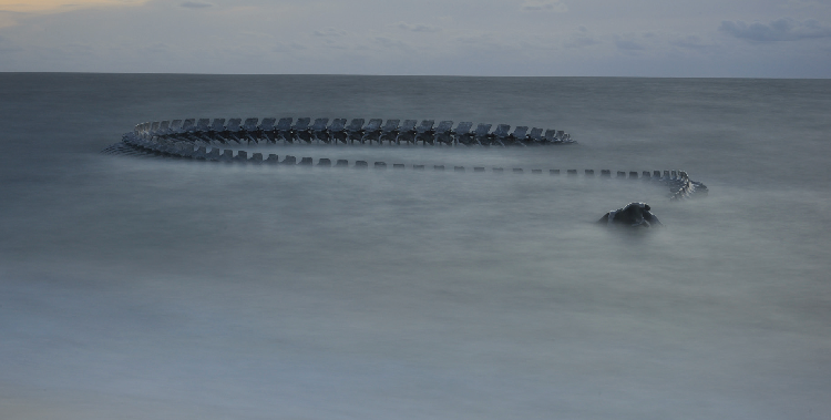 Serpent d'océan (oeuvre située à Saint-Brévin-les-Pins), par l'artiste Ping.