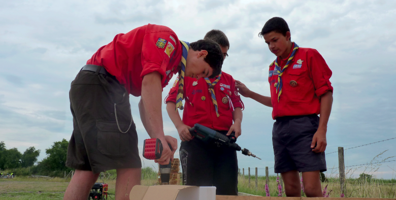 Plus de 600 scouts de France sont venus prêter main-forte à un chantier titanesque de rénovation dans la réserve naturelle vendéenne.