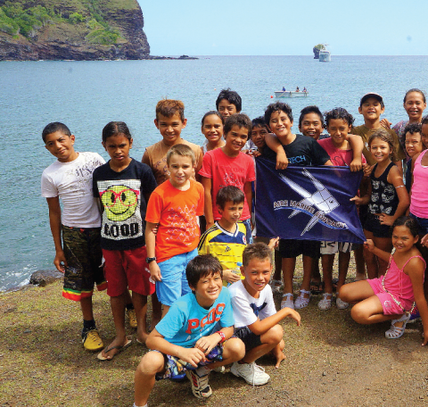 Un label a été mis au point, récompensant les écoles marquisiennes développant un projet d'aire marine éducative.