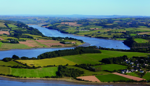 Entre les continuités écologiques vertes et bleues des paysages variés du PNR d'Armorique : celles insoupçonnées des sols.    © GPO